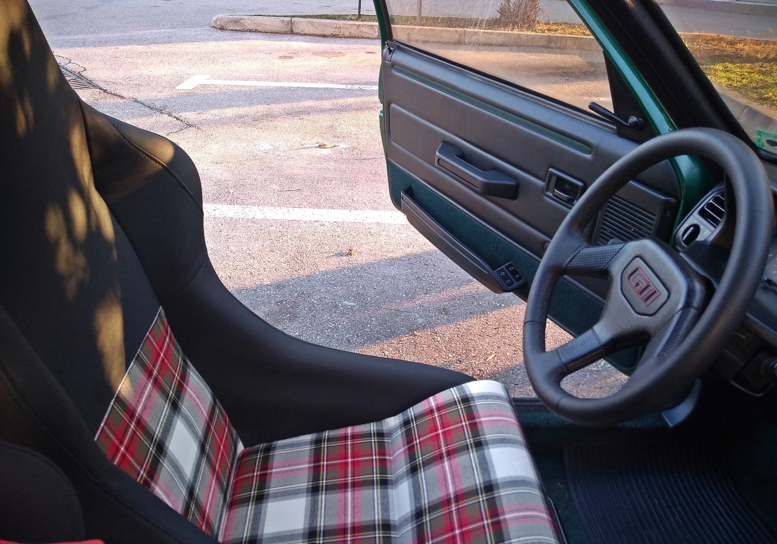 Peugeot 205 GTI 1.9 Fondmetal, снимка 9 - Автомобили и джипове - 54491104