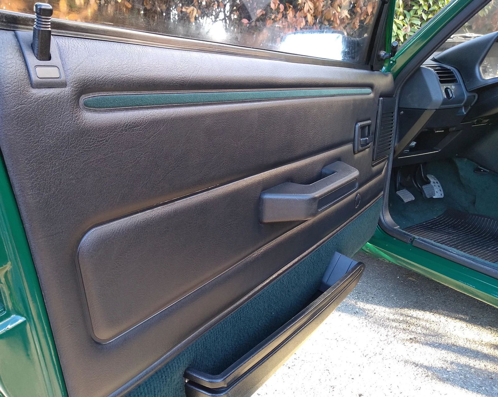 Peugeot 205 GTI 1.9 Fondmetal, снимка 11 - Автомобили и джипове - 54491104