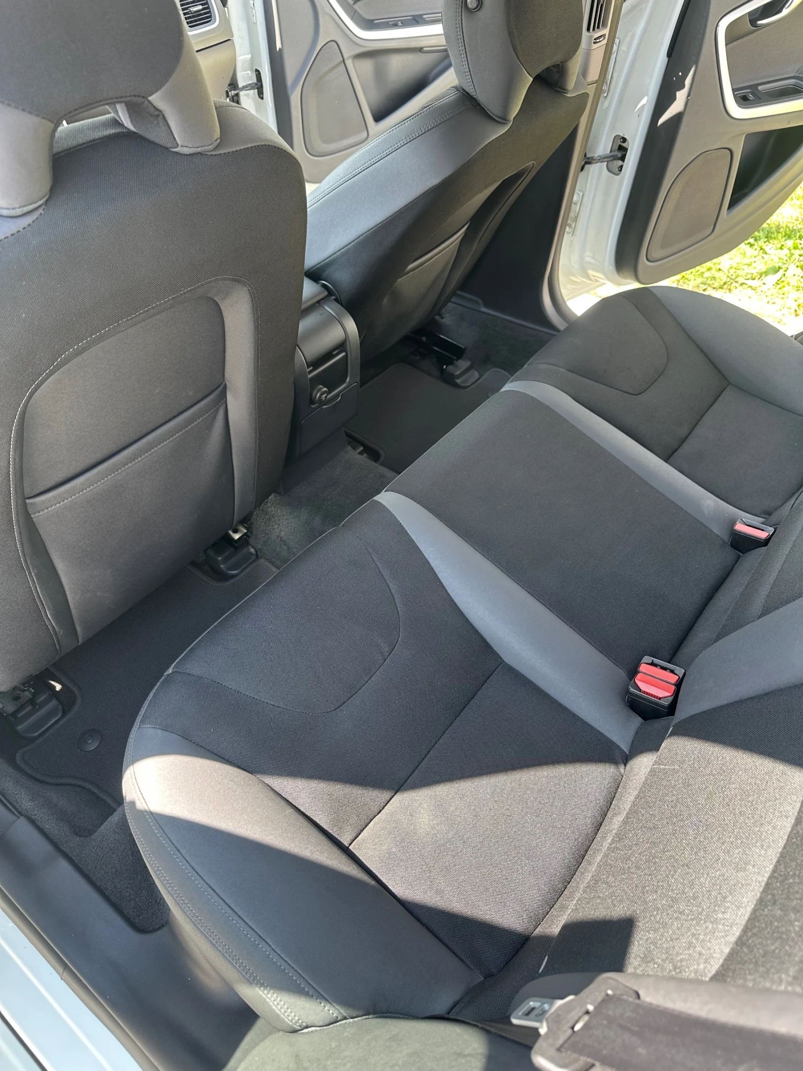 Volvo V60, снимка 6 - Автомобили и джипове - 54562772