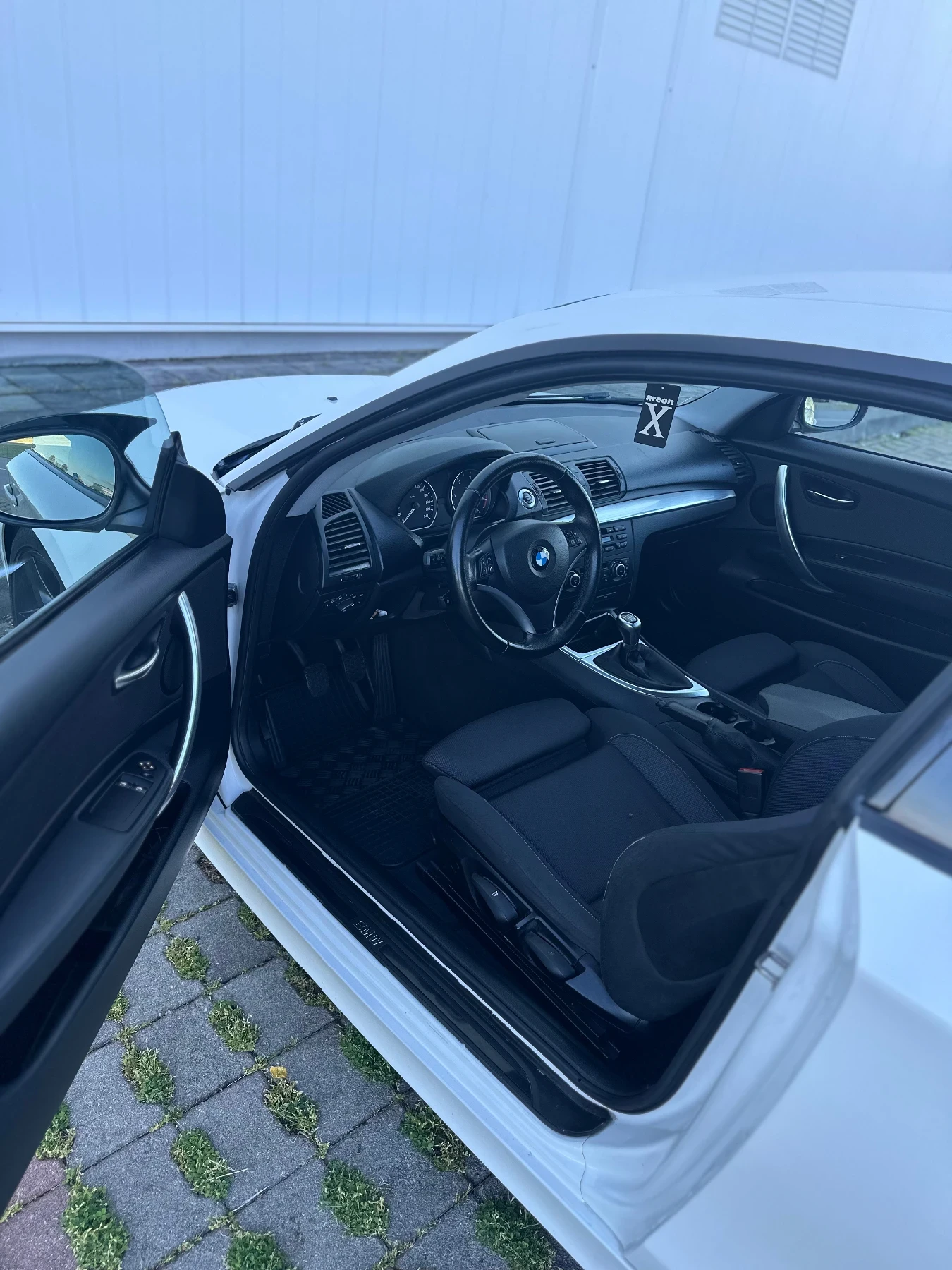BMW 118 2.0 FACELIFT , снимка 5 - Автомобили и джипове - 54598342