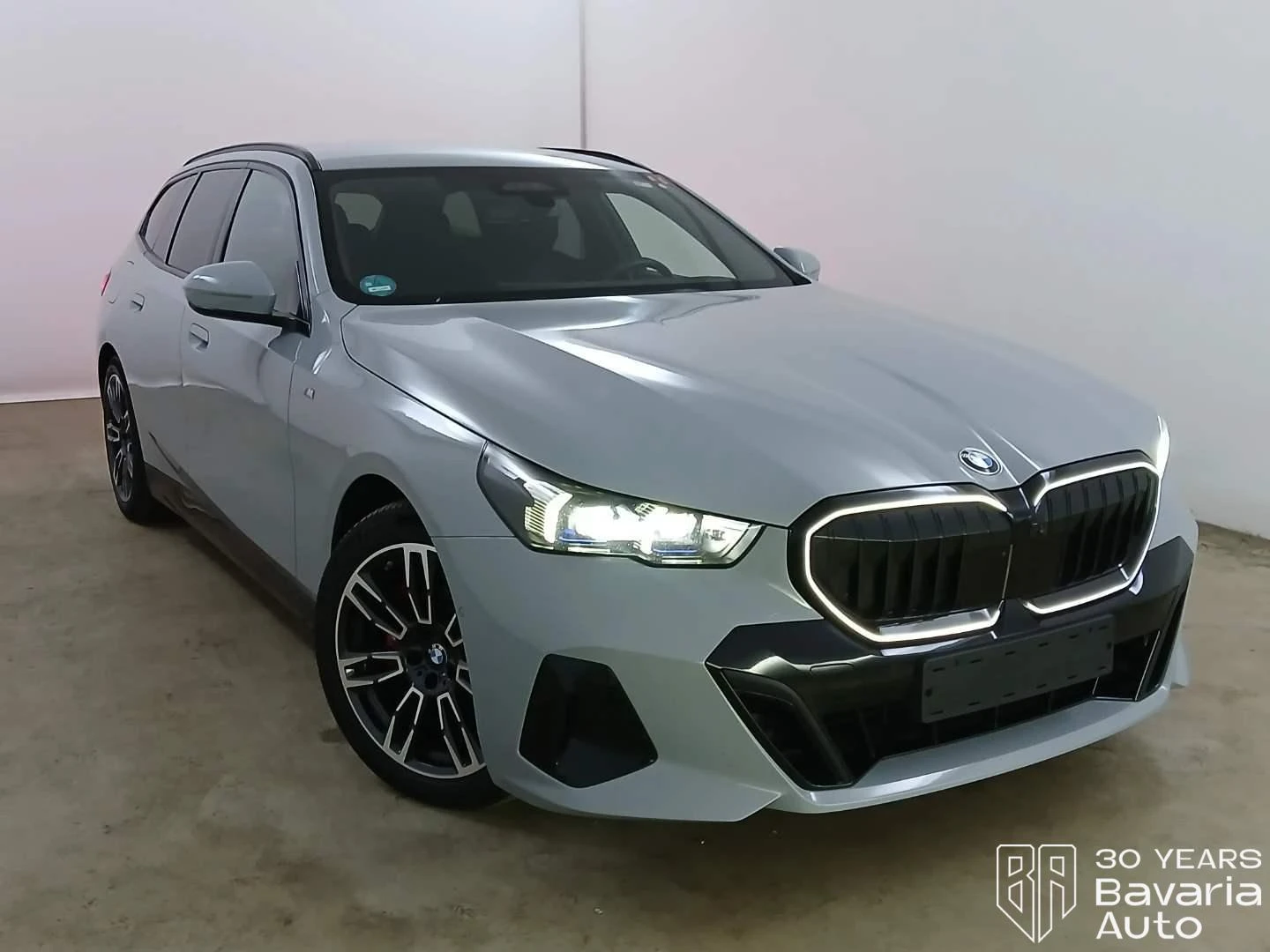 BMW 520 d xDrive Touring M Sport PRO Steptronic, снимка 4 - Автомобили и джипове - 55364408