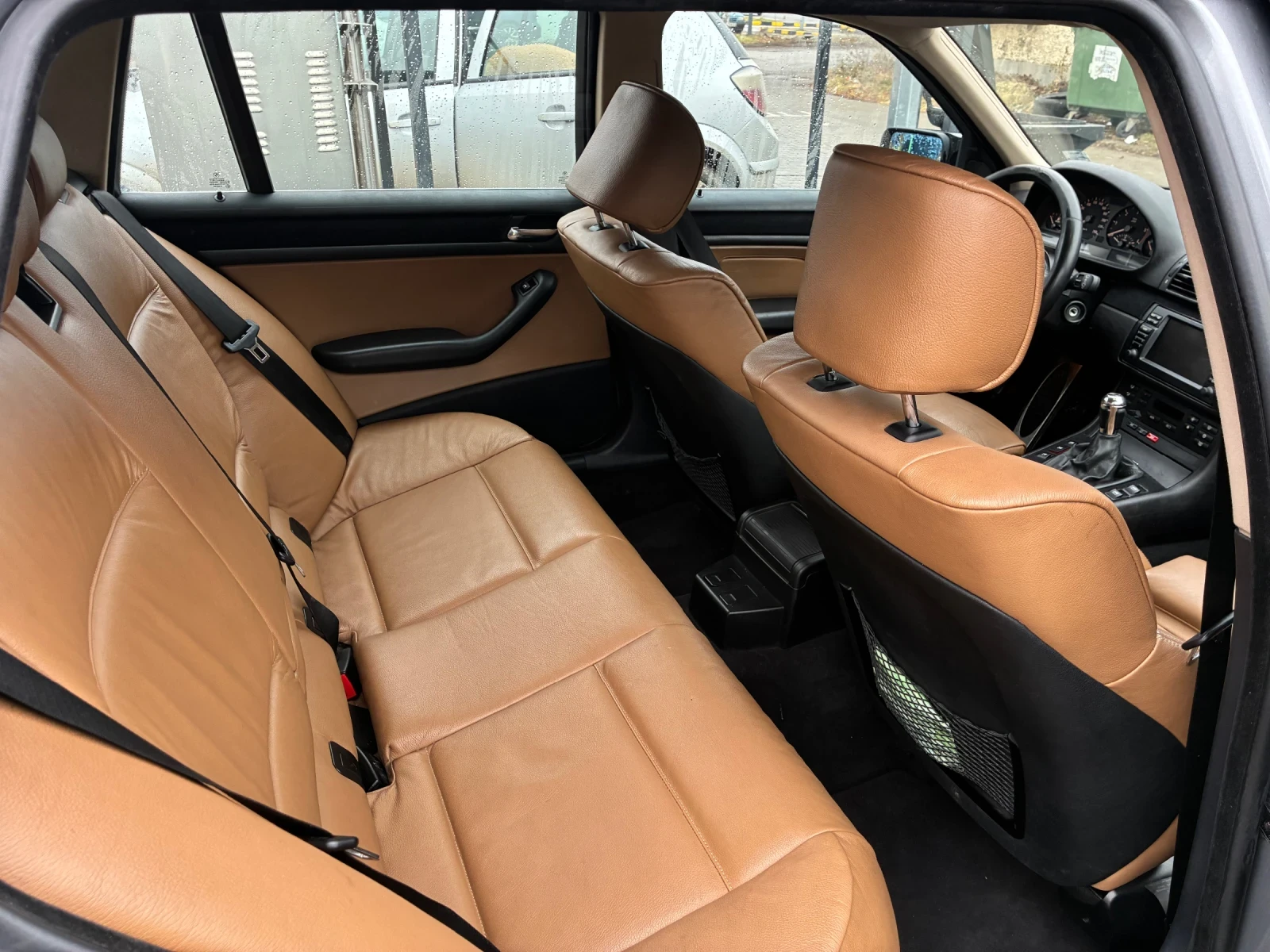 BMW 330, снимка 4 - Автомобили и джипове - 56001629