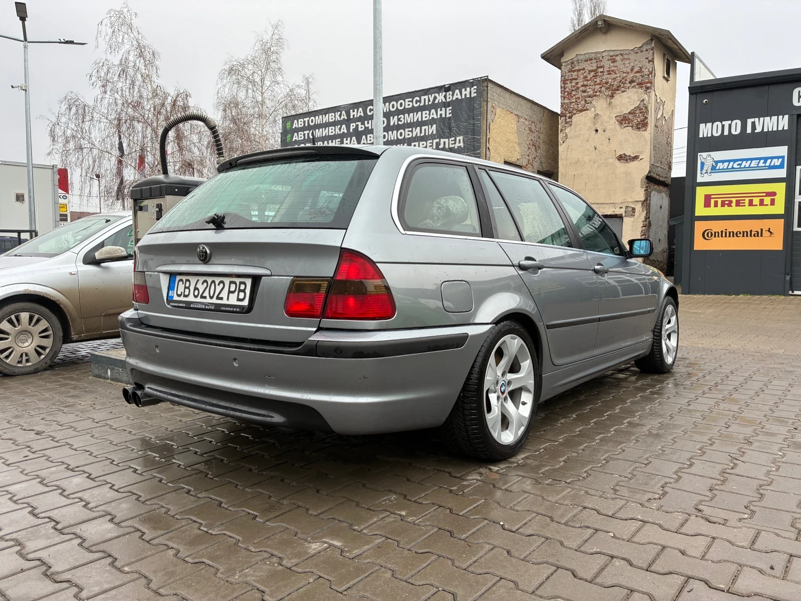 BMW 330