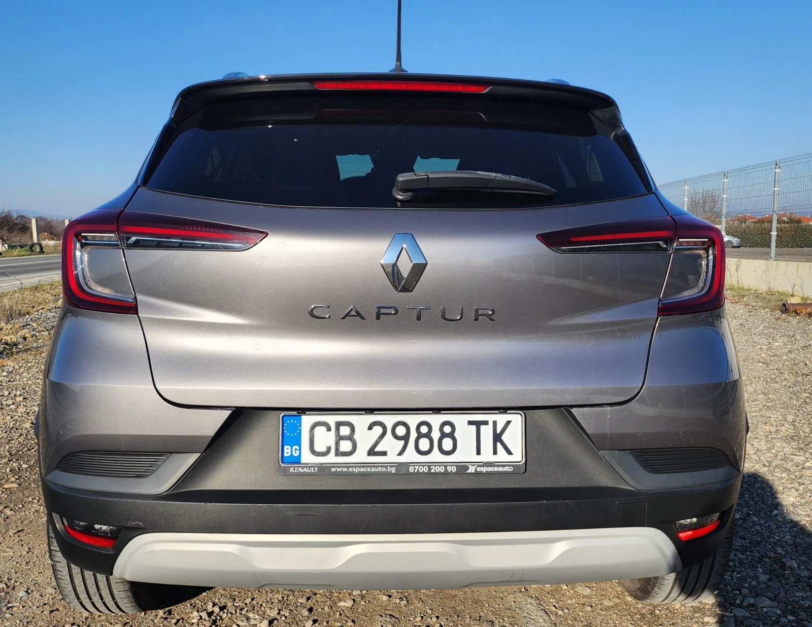 Renault Captur, снимка 4 - Автомобили и джипове - 56079811