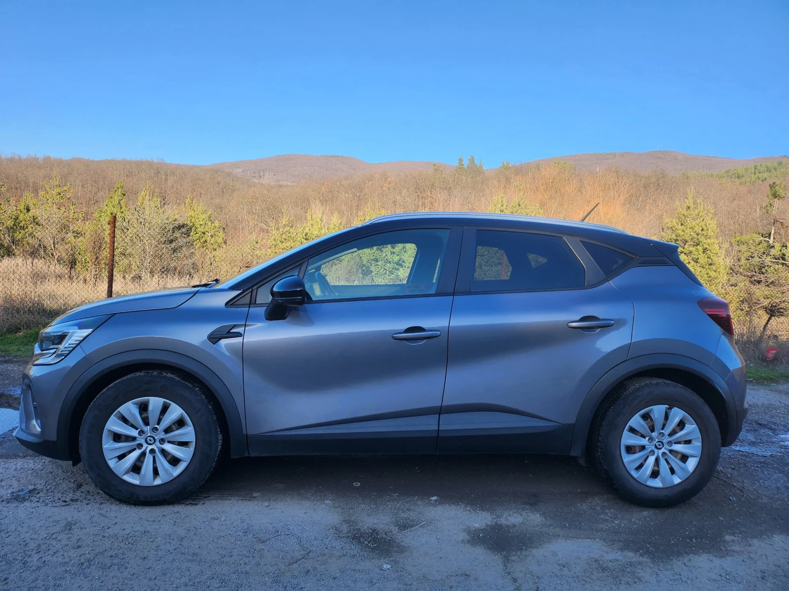 Renault Captur, снимка 3 - Автомобили и джипове - 56079811