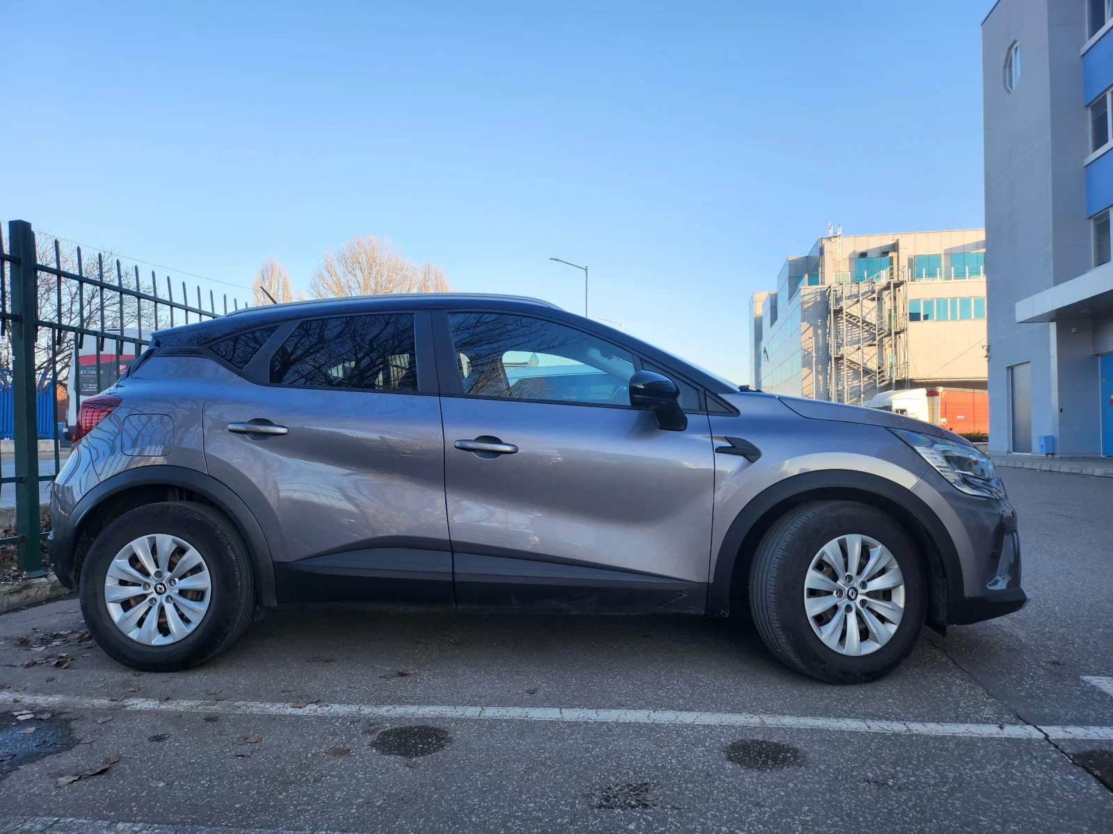 Renault Captur, снимка 5 - Автомобили и джипове - 56079811
