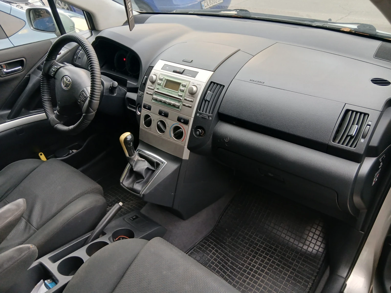 Toyota Corolla verso, снимка 9 - Автомобили и джипове - 56418639