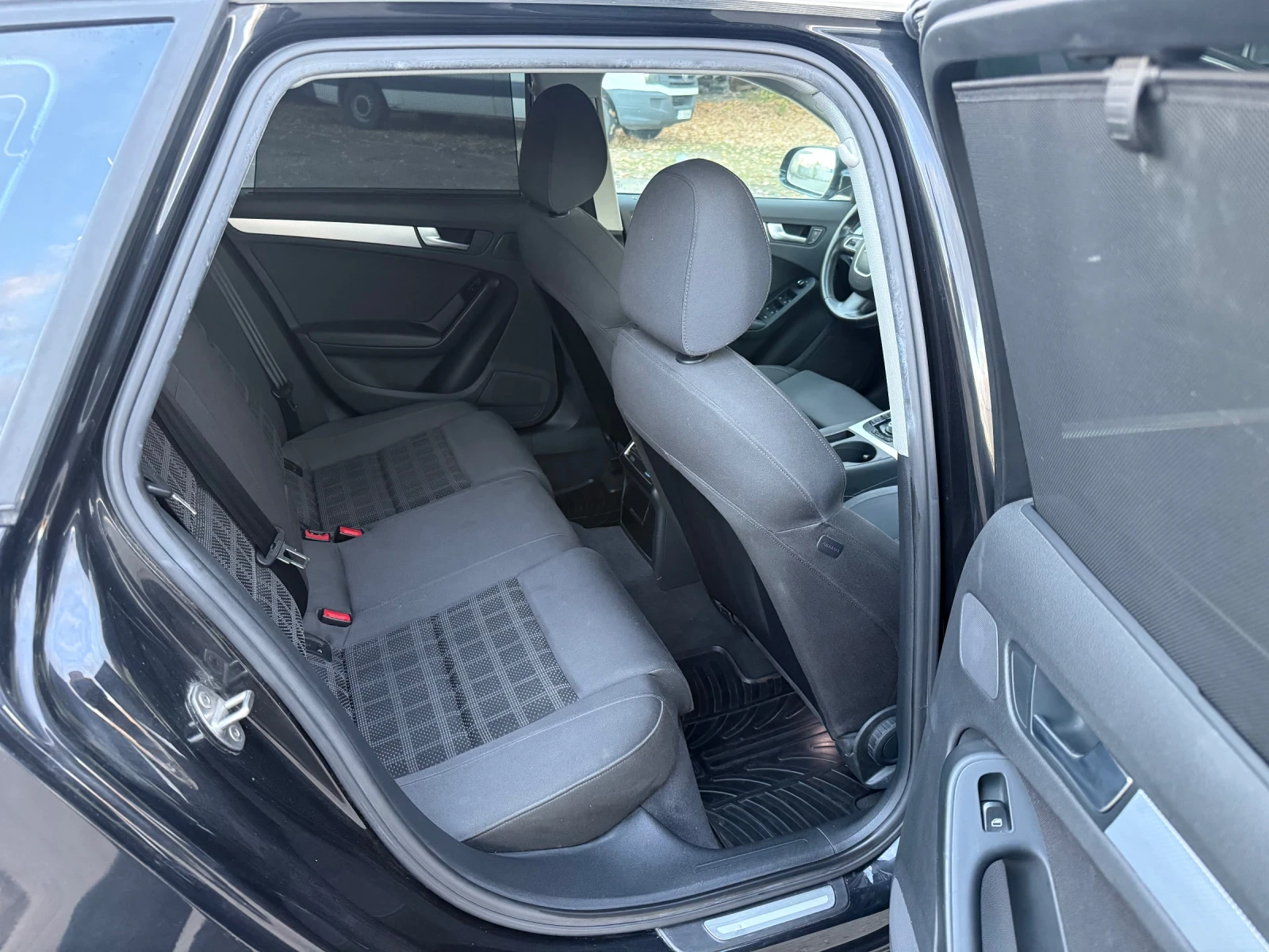 Audi A4 A4 2.0 TDI NAVI XENON, снимка 15 - Автомобили и джипове - 56545430
