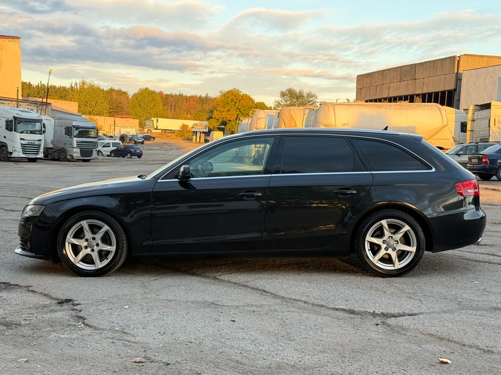 Audi A4 A4 2.0 TDI NAVI XENON, снимка 8 - Автомобили и джипове - 56545430
