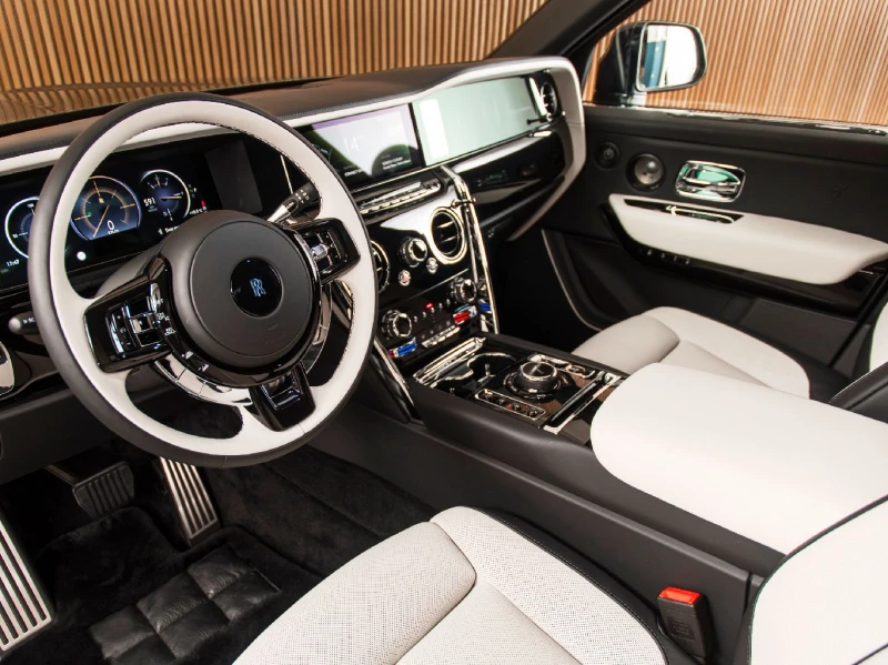 Rolls-Royce Cullinan SERIES II/FACELIFT/ SHOOTING STAR/BESPOKE/ 4-SEATS, снимка 11 - Автомобили и джипове - 49130487