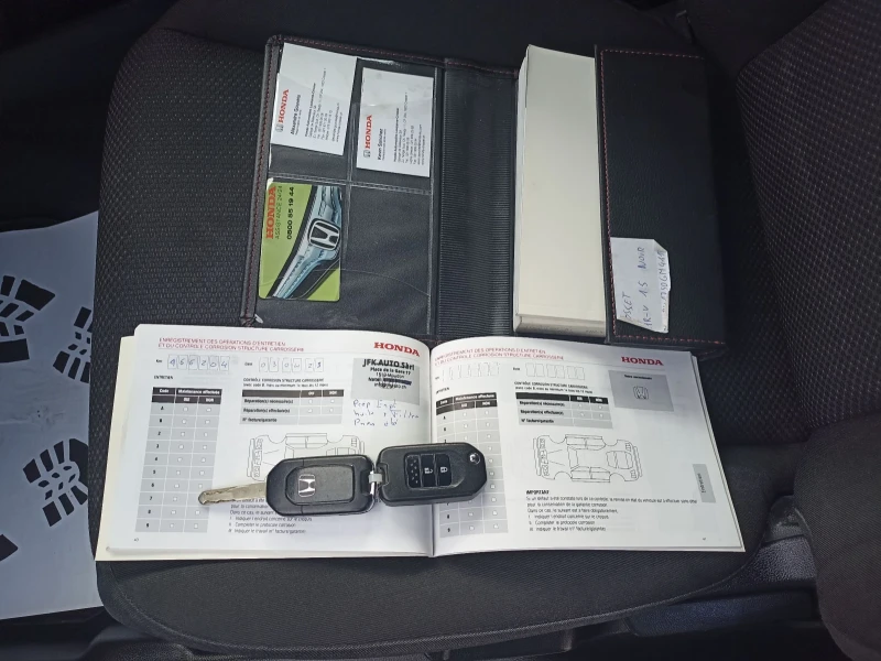 Honda Hr-v 1.5i, снимка 14 - Автомобили и джипове - 52412454