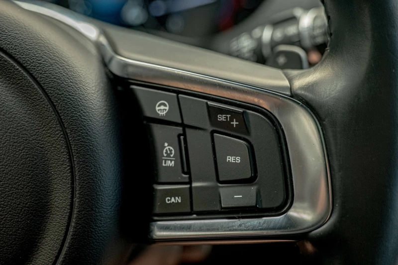 Jaguar F-PACE 3.0d/AWD/R-Sport/Meridian/Камера/Lane Assist, снимка 14 - Автомобили и джипове - 51637417