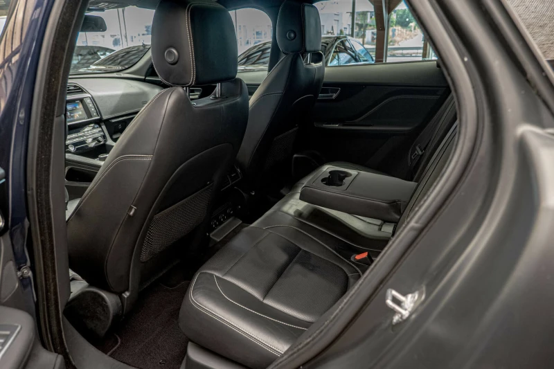 Jaguar F-PACE 3.0d/AWD/R-Sport/Meridian/Камера/Lane Assist, снимка 9 - Автомобили и джипове - 51637417