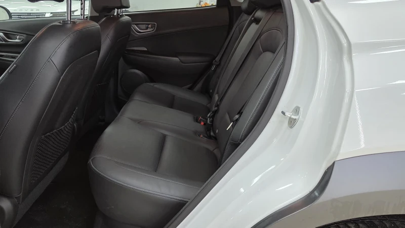 Hyundai Kona 64KWh/Premium/Термопомпа, снимка 8 - Автомобили и джипове - 52828999