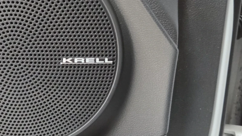 Hyundai Kona 64KWh/Premium/Термопомпа, снимка 15 - Автомобили и джипове - 52828999