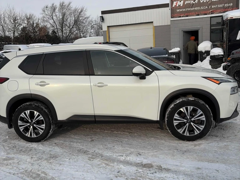 Nissan Rogue * AWD SV Moonroof / 360 / ПОДГРЕВИ / CARFAX, снимка 3 - Автомобили и джипове - 53271184