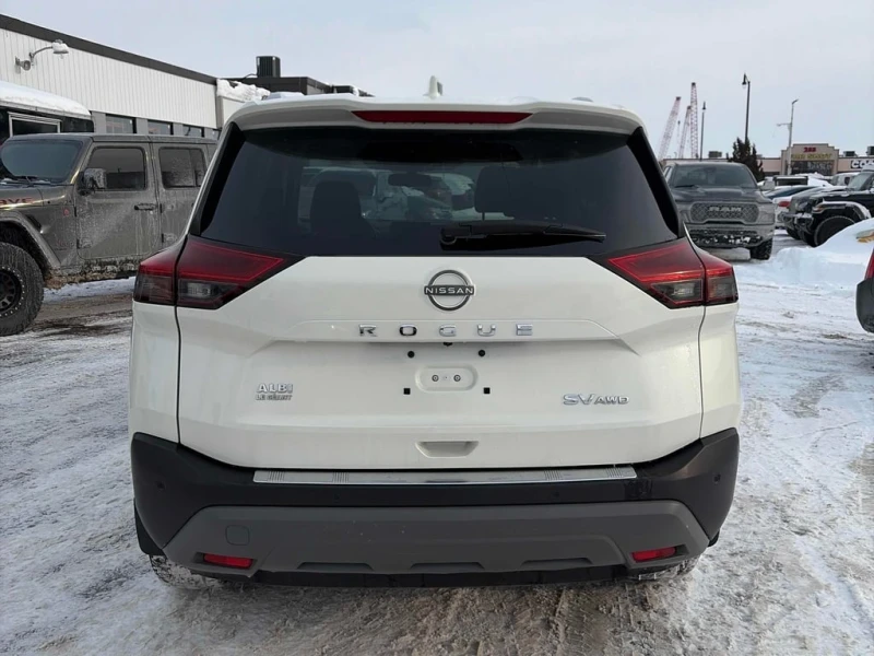 Nissan Rogue * AWD SV Moonroof / 360 / ПОДГРЕВИ / CARFAX, снимка 4 - Автомобили и джипове - 53271184