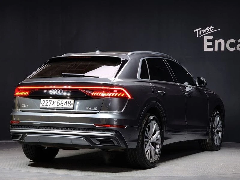 Audi Q8 50TDI* S-LINE* МАСАЖ, снимка 2 - Автомобили и джипове - 54212359