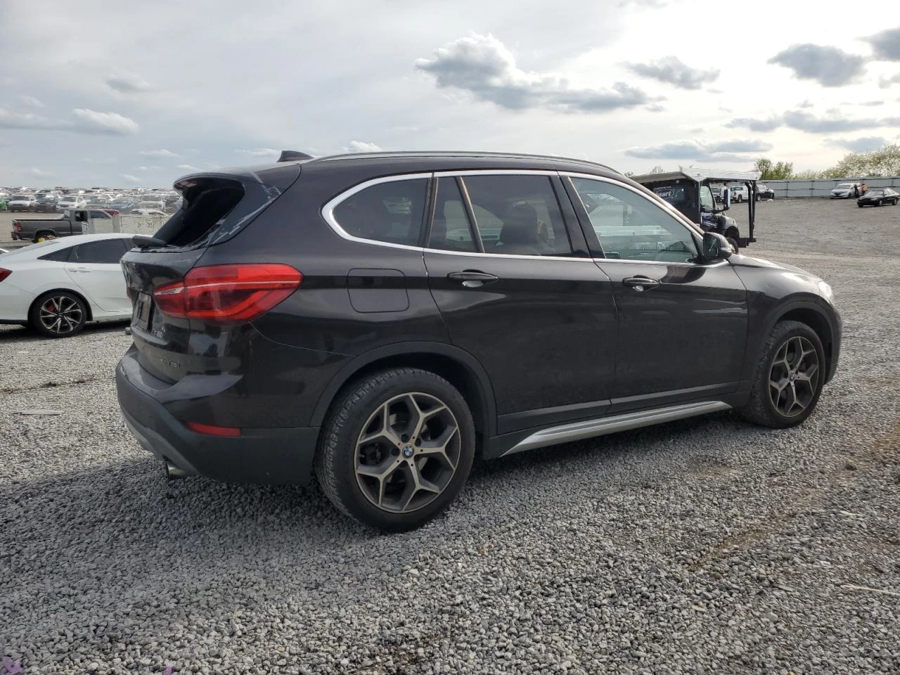 BMW X1 XDRIVE28i * Възможност за Лизинг*  - изображение 3