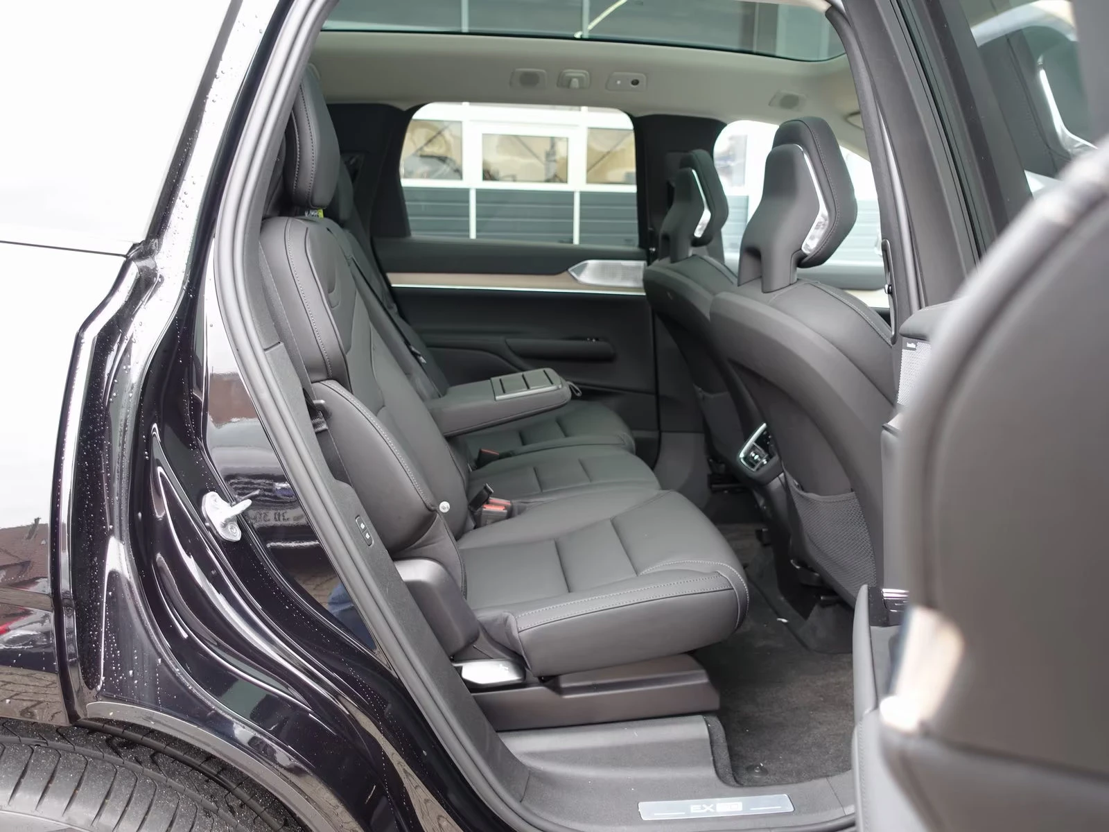 Volvo EX90 SINGLE/279HP/RANGE-PLUS/360/B&W/ACC/CPLAY/DAB/980f | Mobile.bg � ����������� 15
