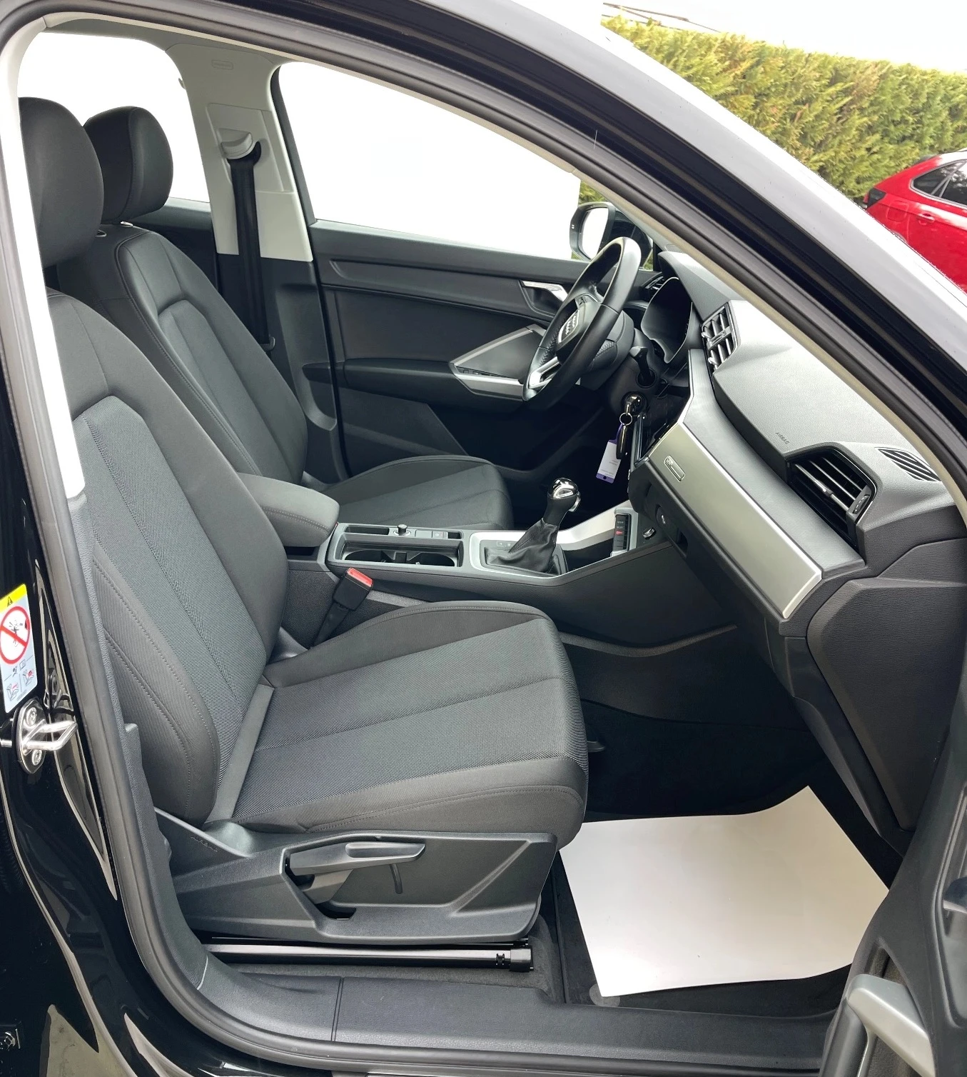 Audi Q3, снимка 4 - Автомобили и джипове - 53813273