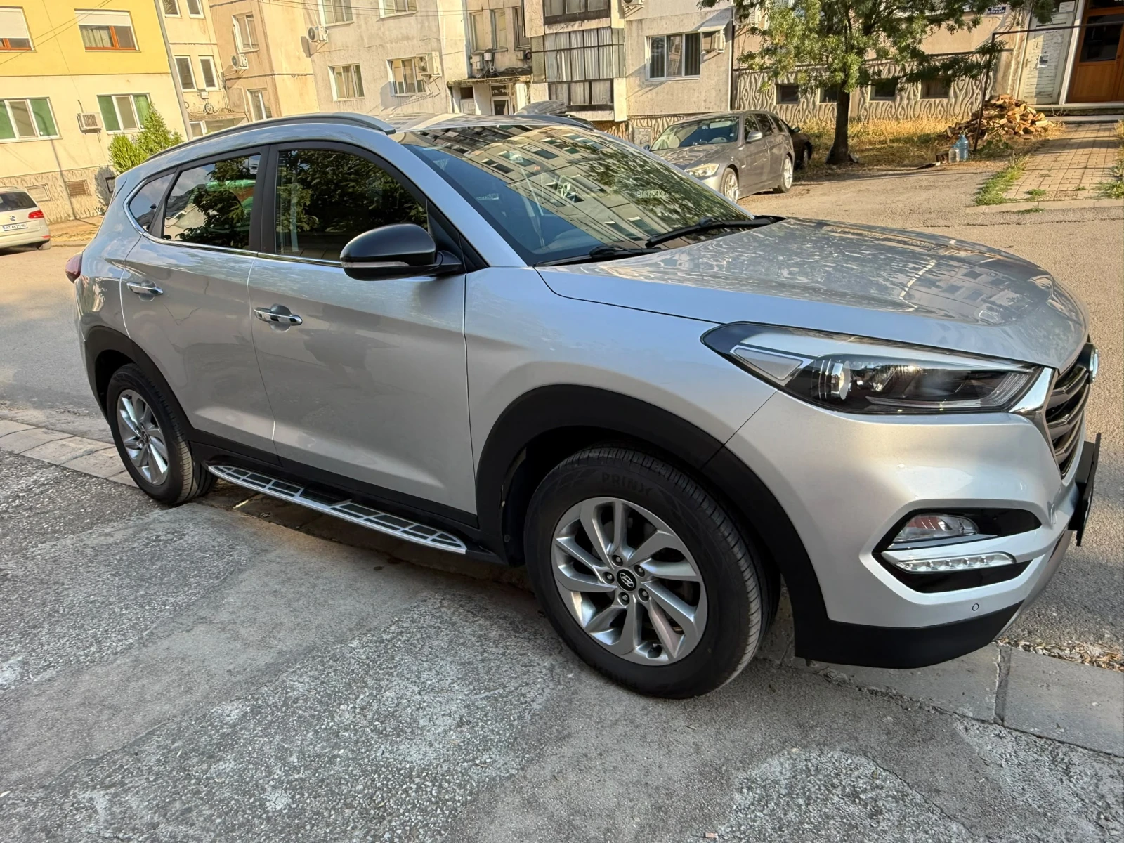 Hyundai Tucson, снимка 4 - Автомобили и джипове - 55629978