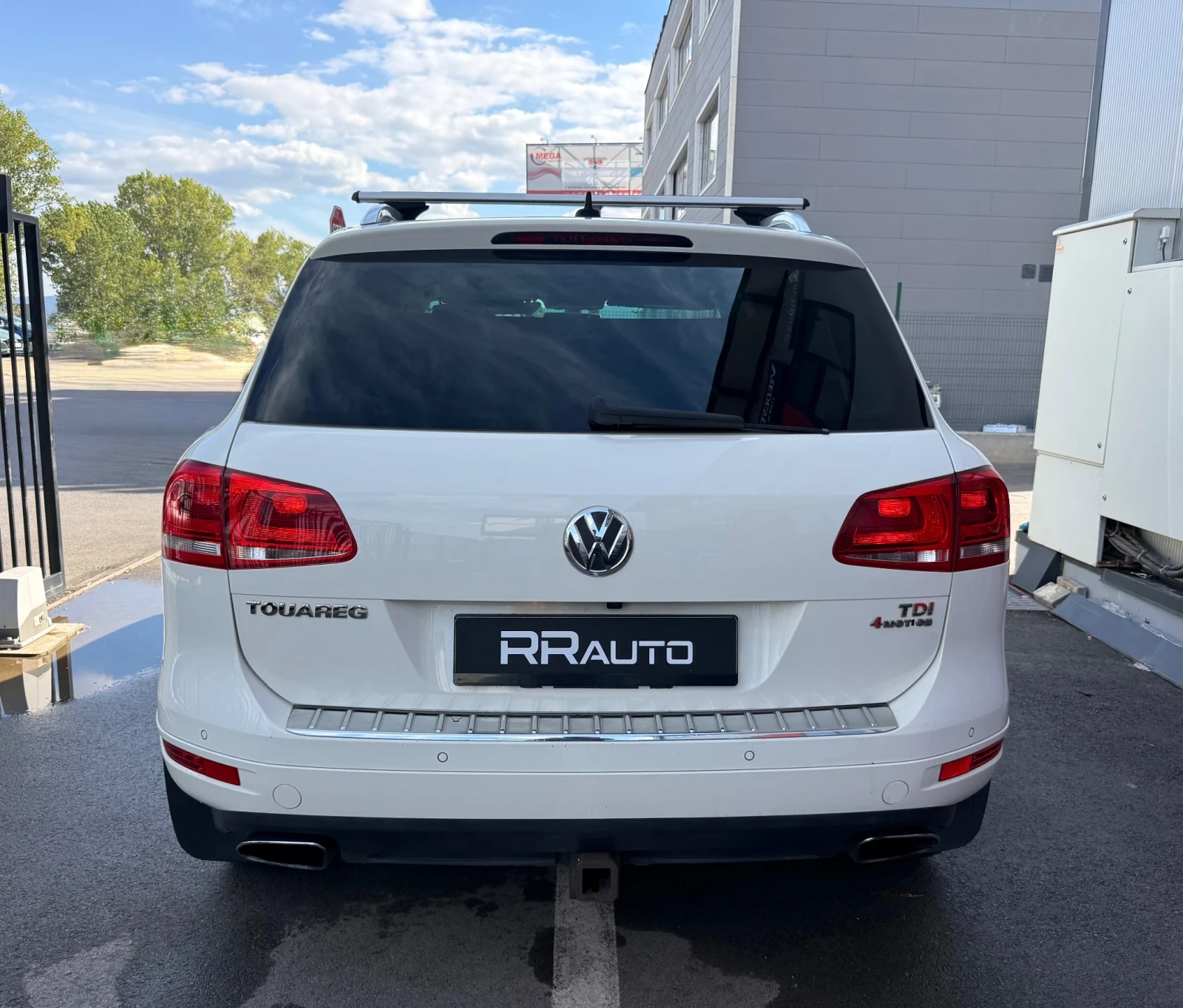 VW Touareg 3.0 TDI R-line, снимка 4 - Автомобили и джипове - 56223242