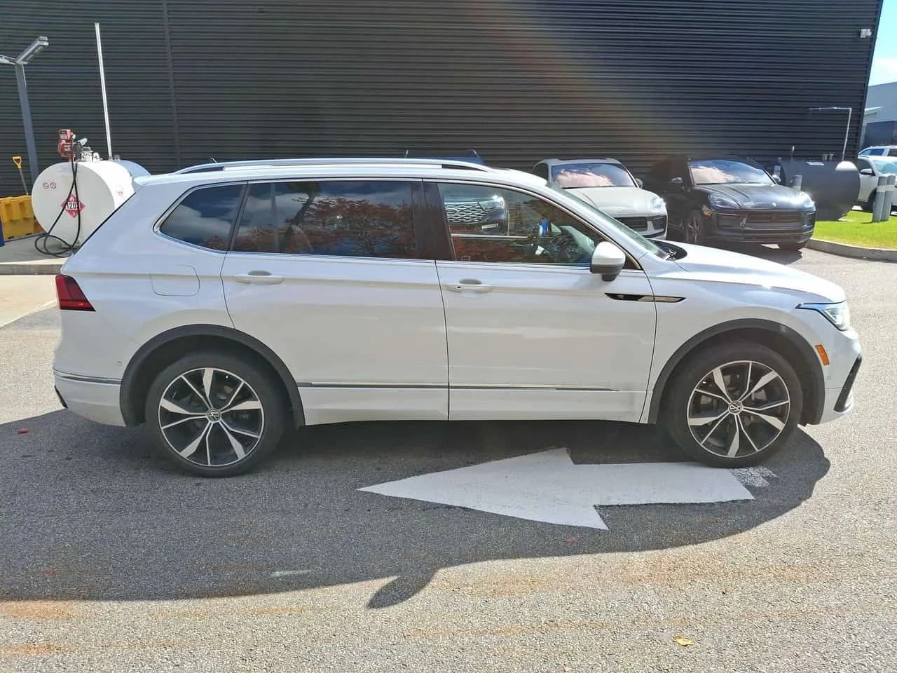 VW Tiguan, снимка 3 - Автомобили и джипове - 56685484