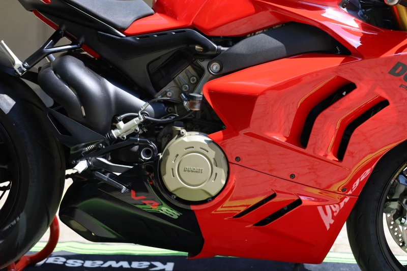 Ducati Panigale V4S 2020 Facelift, снимка 12 - Мотоциклети и мототехника - 46100727