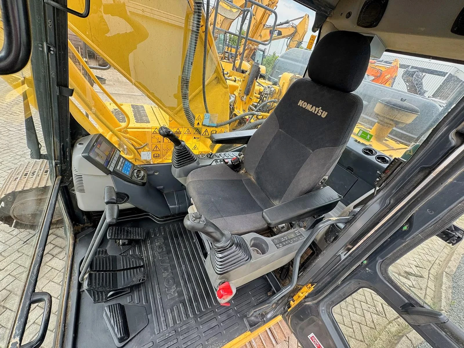 Багер Komatsu PC 210 LC, снимка 9 - Индустриална техника - 55540031