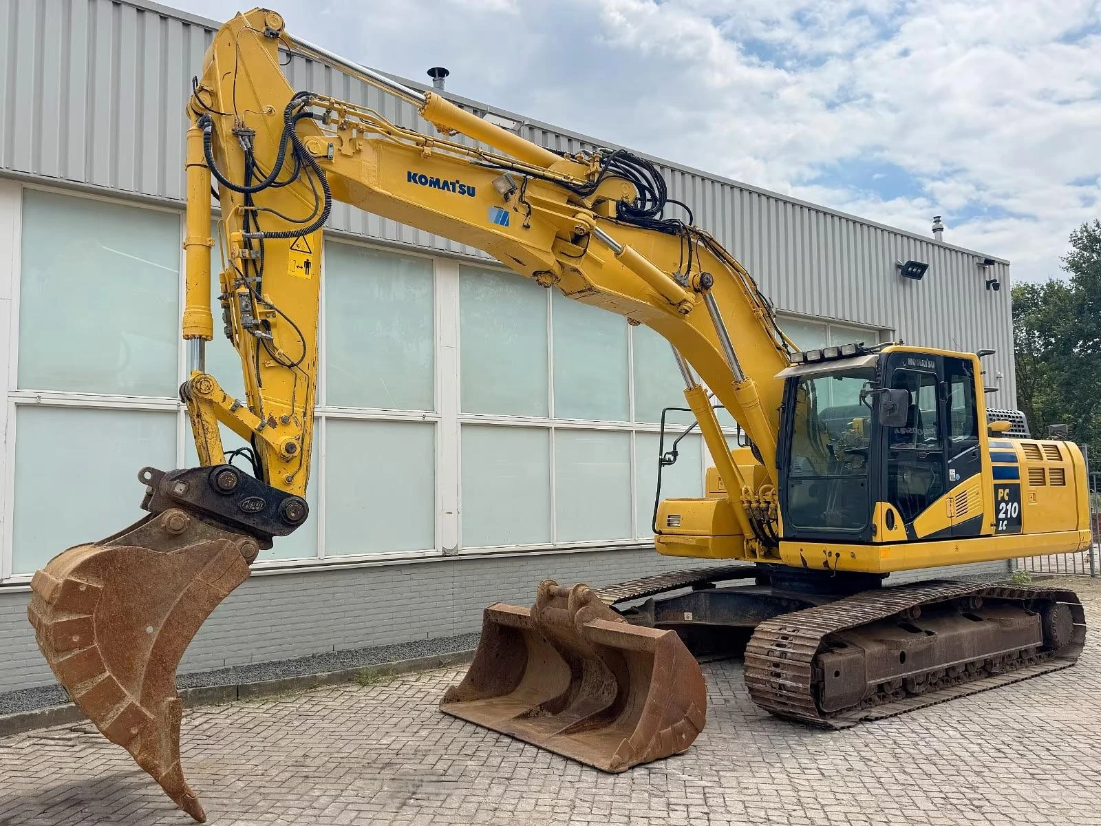 Багер Komatsu PC 210 LC