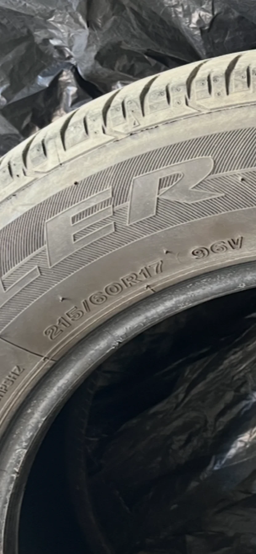 Гуми Летни 215/60R17, снимка 3 - Гуми и джанти - 53959869