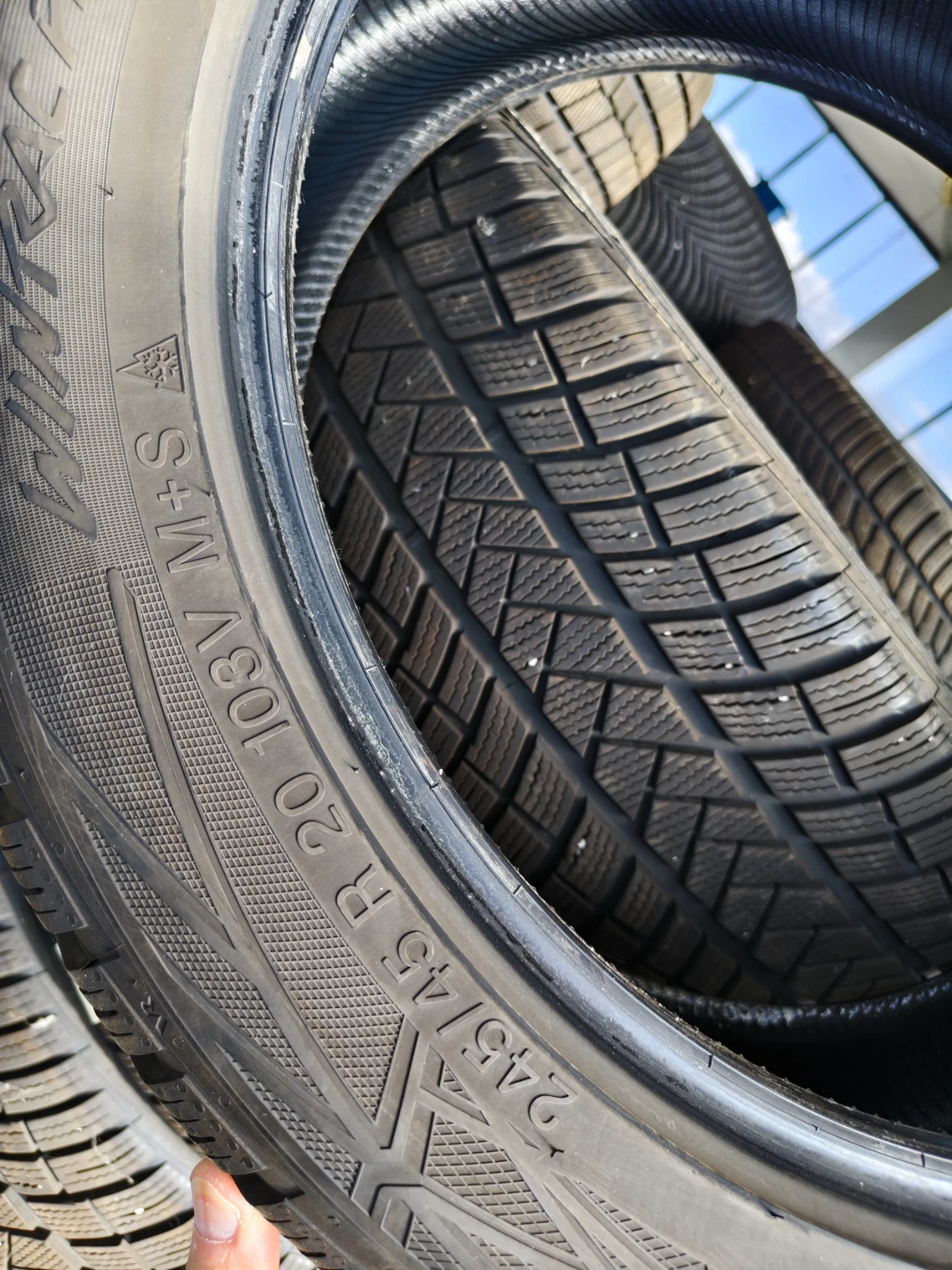 Гуми Зимни 245/45R20