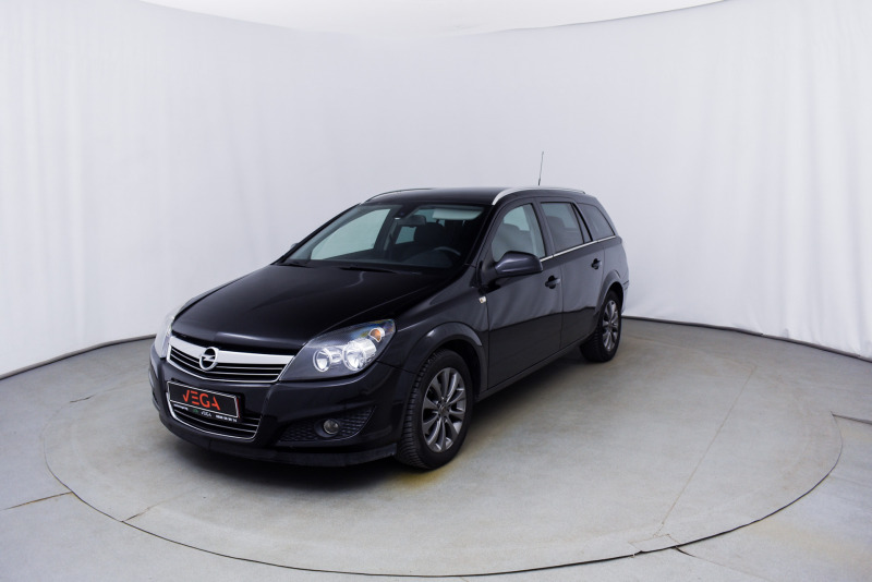 Opel Astra 1.6I GAS, снимка 1 - Автомобили и джипове - 46187019
