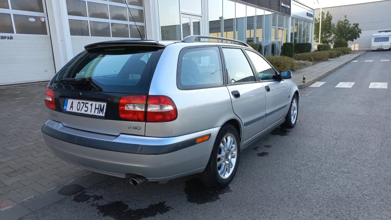 Volvo V40 2.0 АВТОМАТИК, снимка 6 - Автомобили и джипове - 47007449