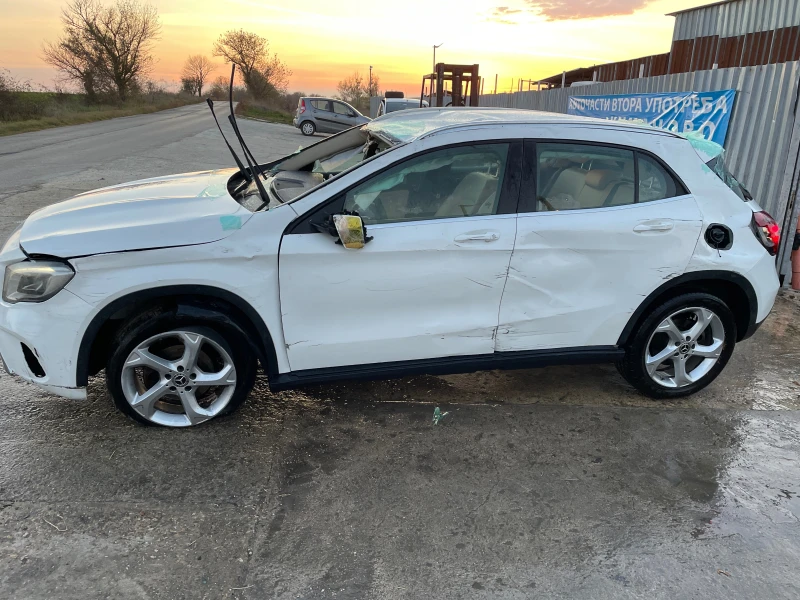 Mercedes-Benz GLA 180 GLA 180, снимка 4 - Автомобили и джипове - 47806546