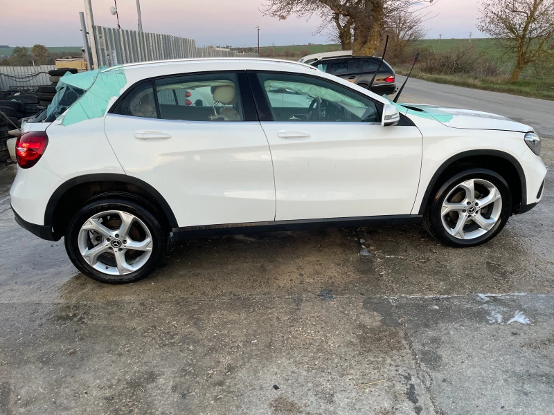 Mercedes-Benz GLA 180 GLA 180, снимка 5 - Автомобили и джипове - 47806546