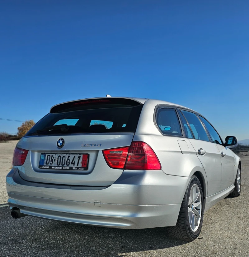 BMW 320 D * Facelift NAVI, снимка 3 - Автомобили и джипове - 47905462