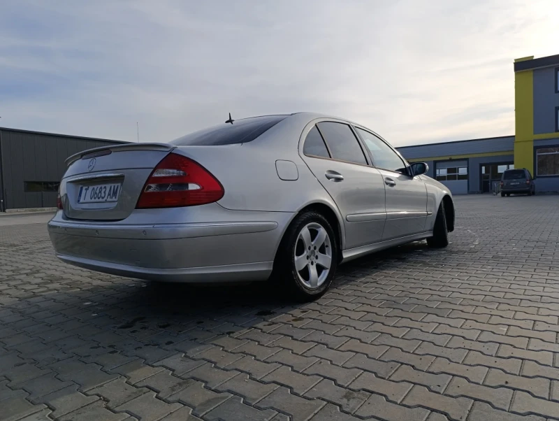 Mercedes-Benz E 270 CDI, снимка 4 - Автомобили и джипове - 48346482