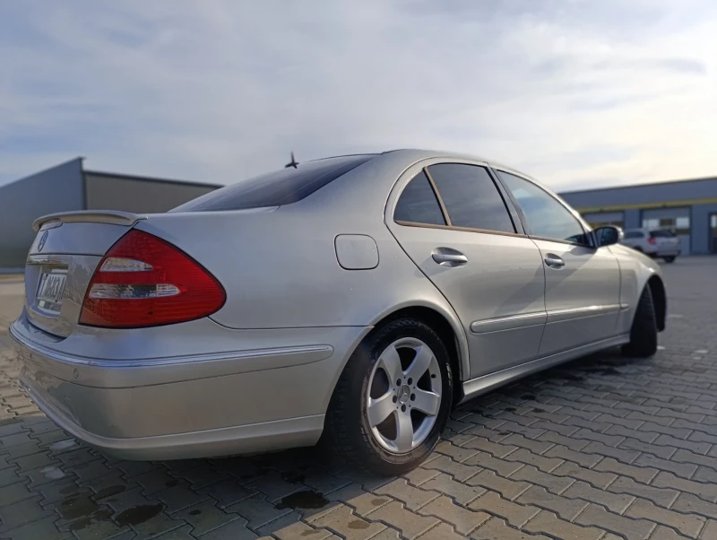 Mercedes-Benz E 270 CDI, снимка 5 - Автомобили и джипове - 48346482