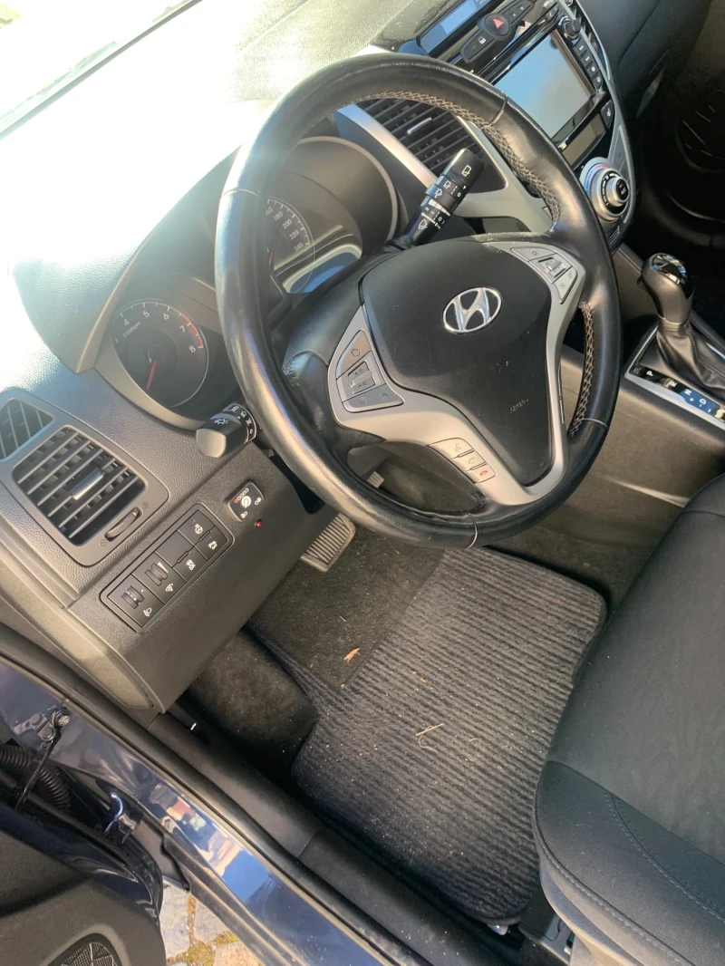 Hyundai Ix20 1, 6i Automat 6speed Panorama Navigacia, снимка 6 - Автомобили и джипове - 49347716