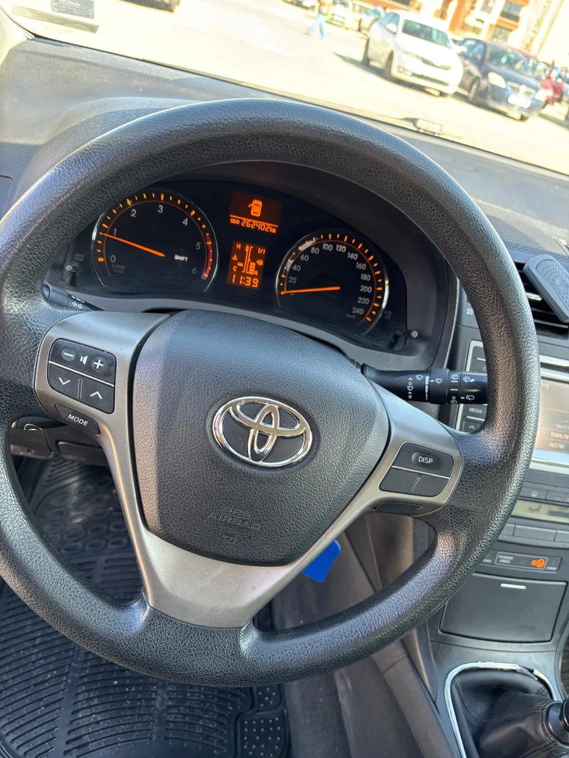 Toyota Avensis 2.0 D-4D, снимка 13 - Автомобили и джипове - 49421495