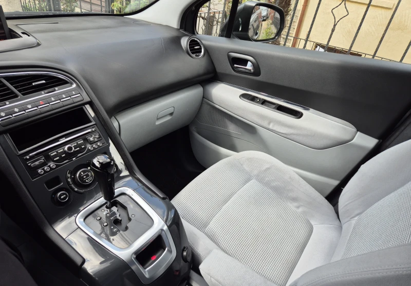 Peugeot 5008 2.0 HDI, снимка 11 - Автомобили и джипове - 50055745