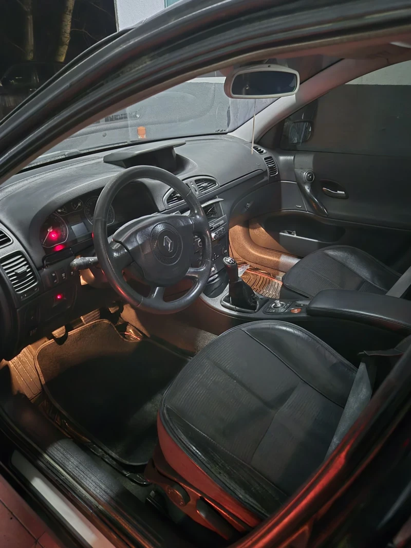 Renault Laguna, снимка 10 - Автомобили и джипове - 53374779