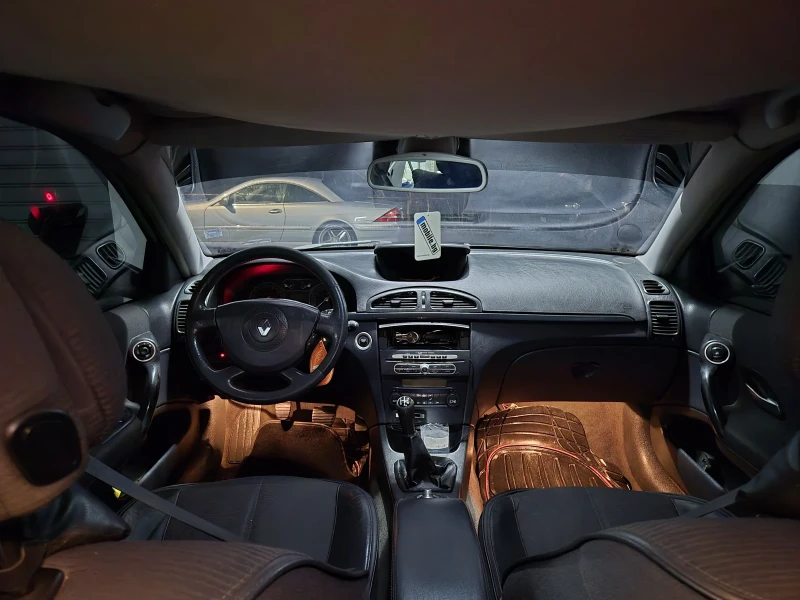 Renault Laguna, снимка 8 - Автомобили и джипове - 53374779