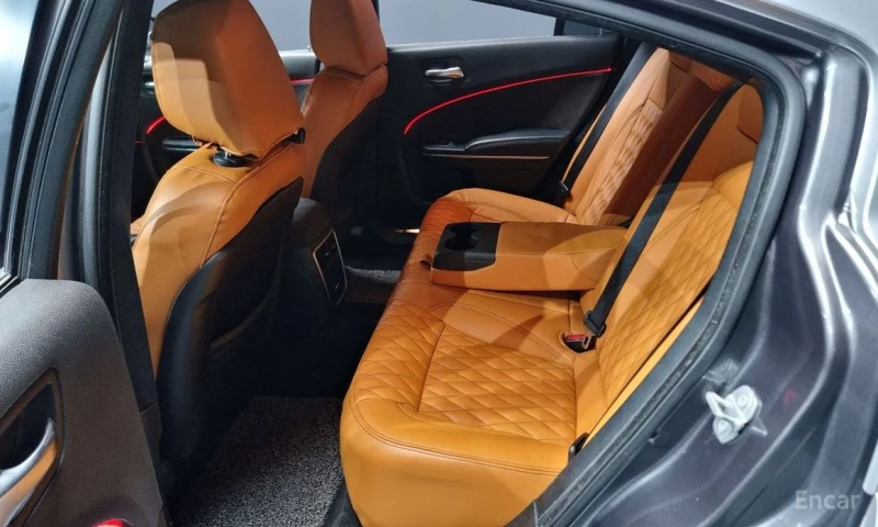 Dodge Charger, снимка 13 - Автомобили и джипове - 53432409