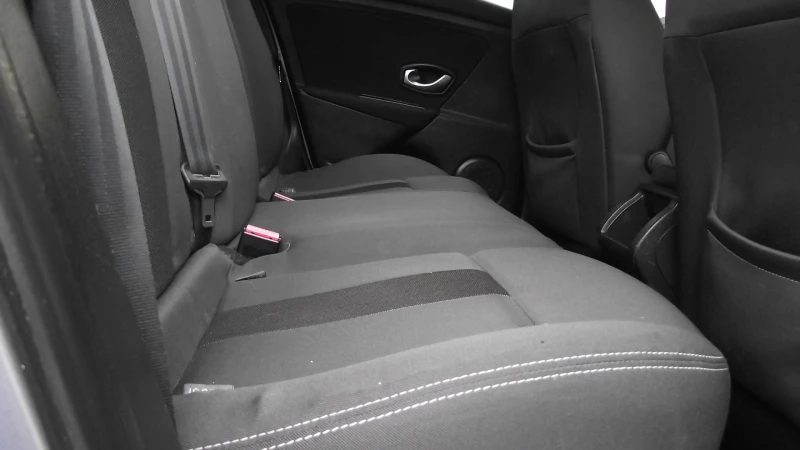 Renault Megane 1.6.i.110.k.c.6.speed.5.100 km., снимка 16 - Автомобили и джипове - 53562442