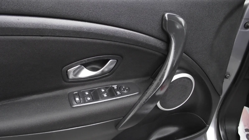 Renault Megane 1.6.i.110.k.c.6.speed.5.100 km., снимка 12 - Автомобили и джипове - 53562442