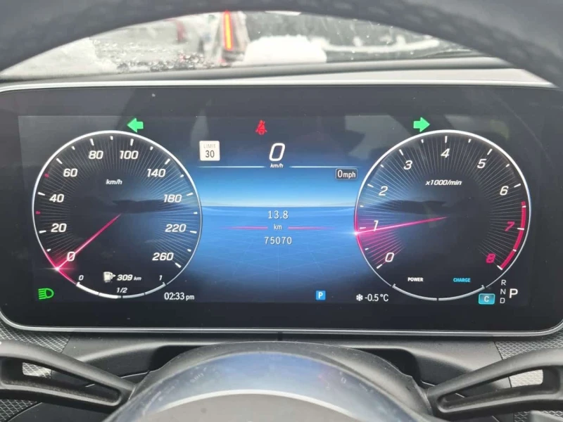 Mercedes-Benz C 300 CARFAX /Кожа/Нави/Подгрев/Панорама, снимка 7 - Автомобили и джипове - 53580339