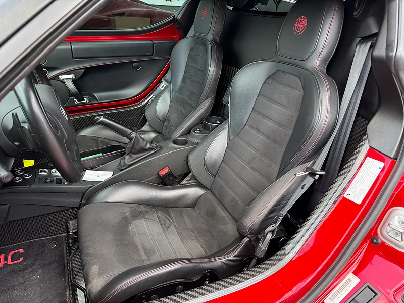 Alfa Romeo 4C Coupe Rosso Competizione + Full Carbon ЦЕНА ДО БГ, снимка 12 - Автомобили и джипове - 54918952